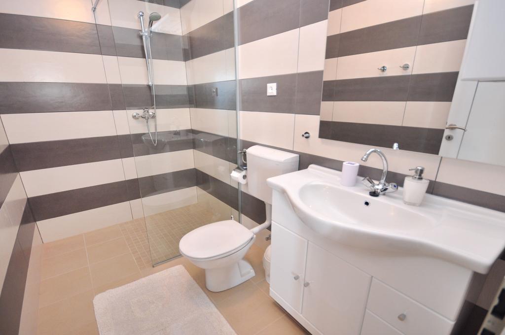 Apartments Zorka Leko Омиш Номер фото